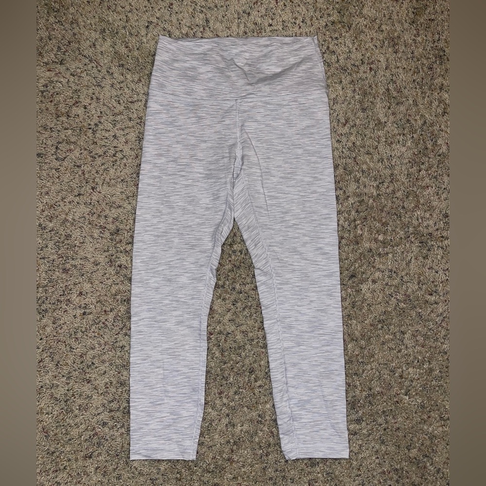 Lululemon heather gray leggings size 8. Only worn a couple of times.